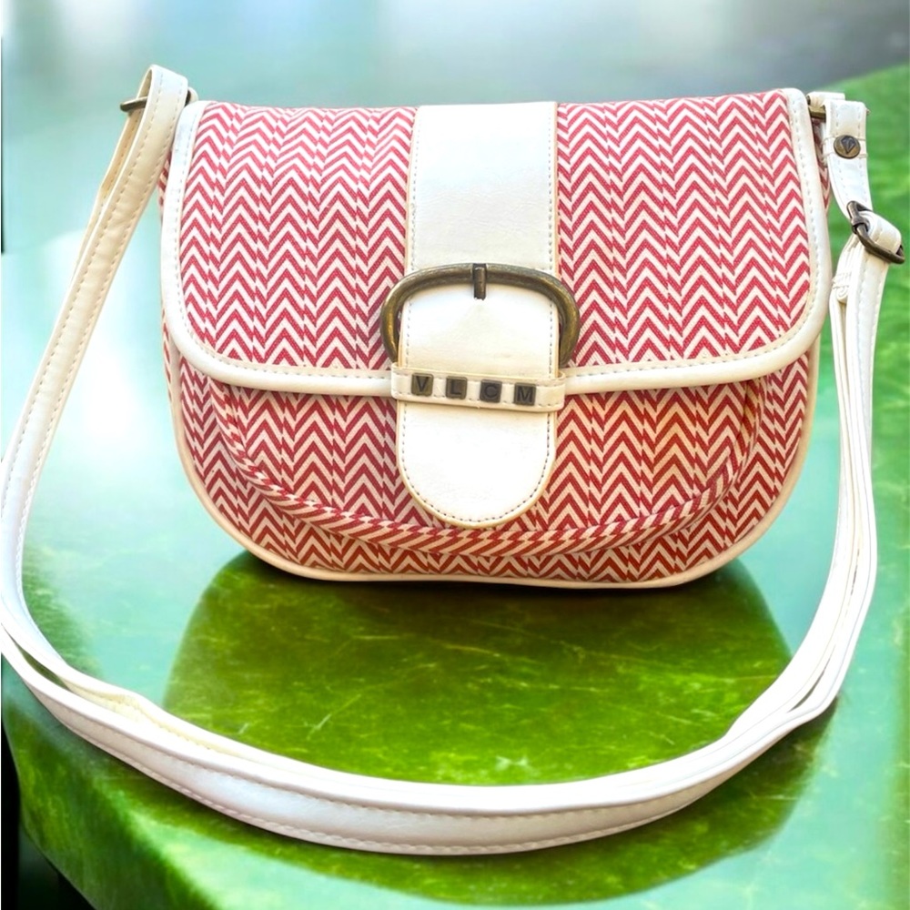 Volcom Adorable Red White Chevron Print Crossbody Adjustable Purse Bag